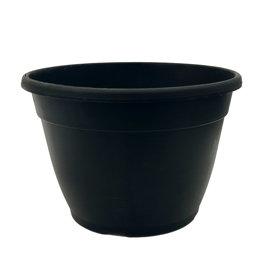 Basic black pot with lip