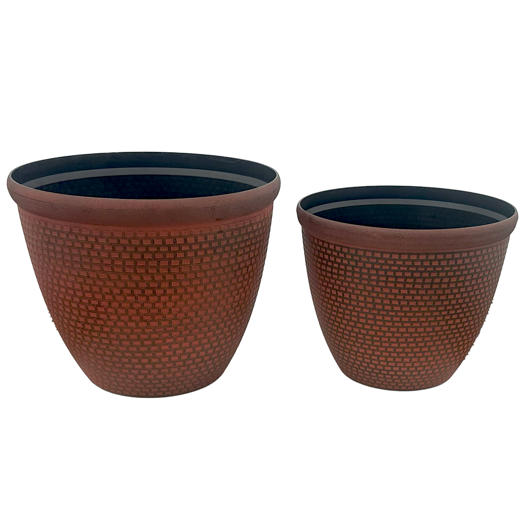 Two terracotta colored plastic pots of different sizes with an irregular rectangular pattern around them